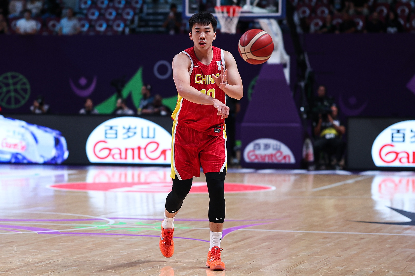 王俊杰：考虑到上届亚运会 今天没有放过菲律宾一点